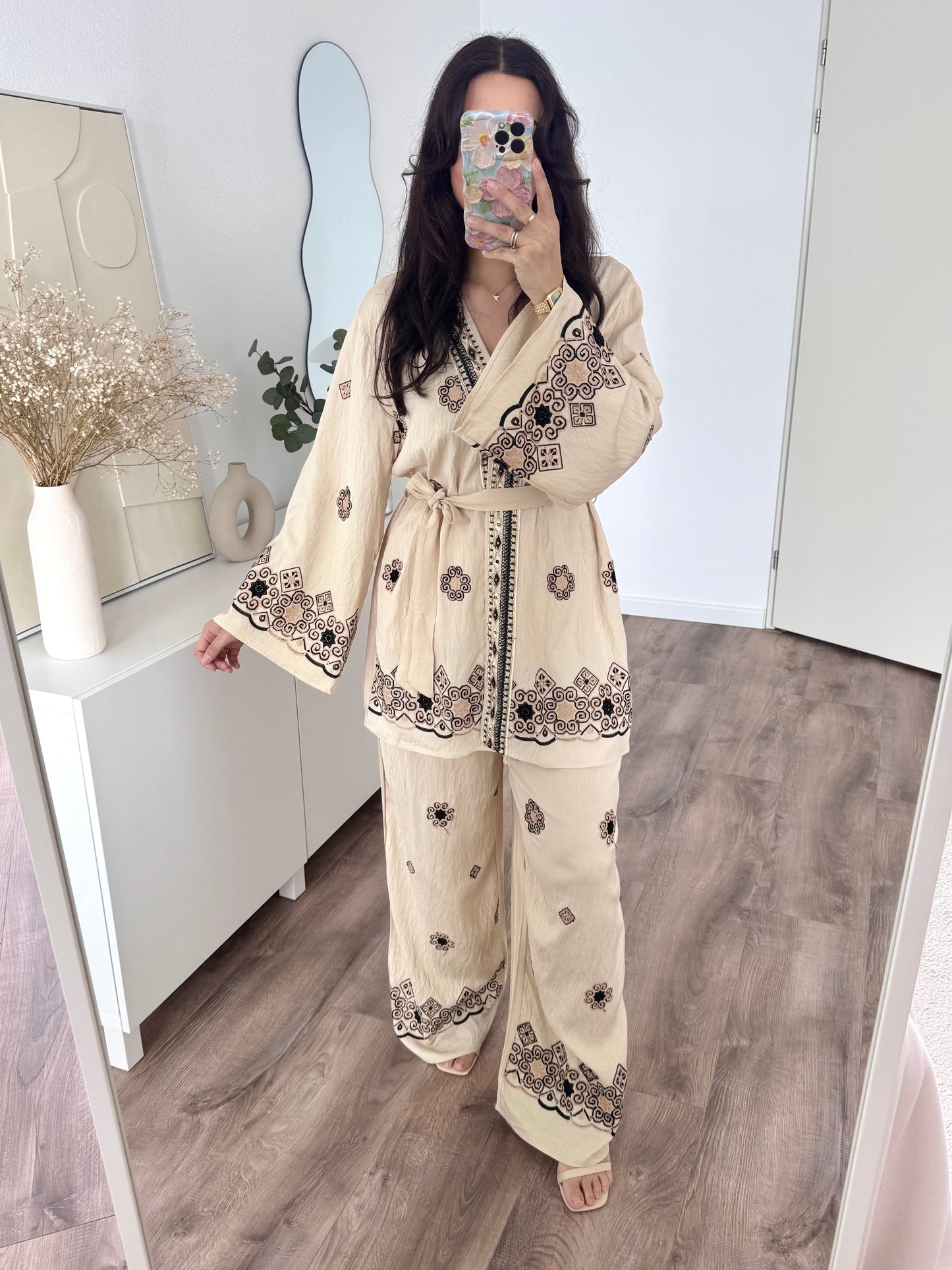 Liz set