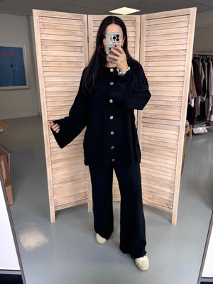 Aylin knit set with gold buttons